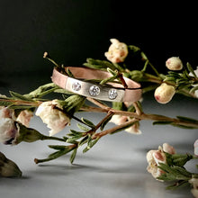 Load image into Gallery viewer, Modern Simplicity: Three-Diamond Gold Ring